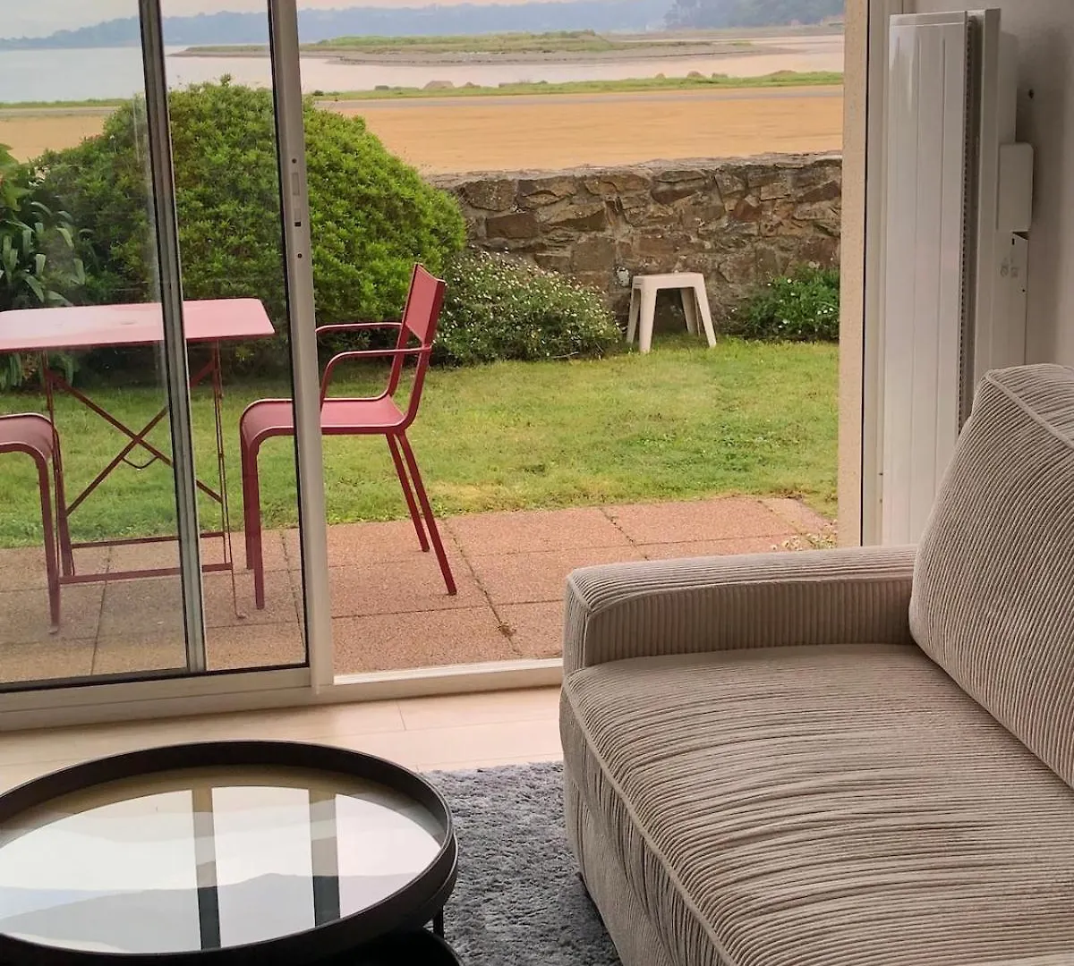 Beautiful Apartment With Sea And Garden View 펄로스가이렉