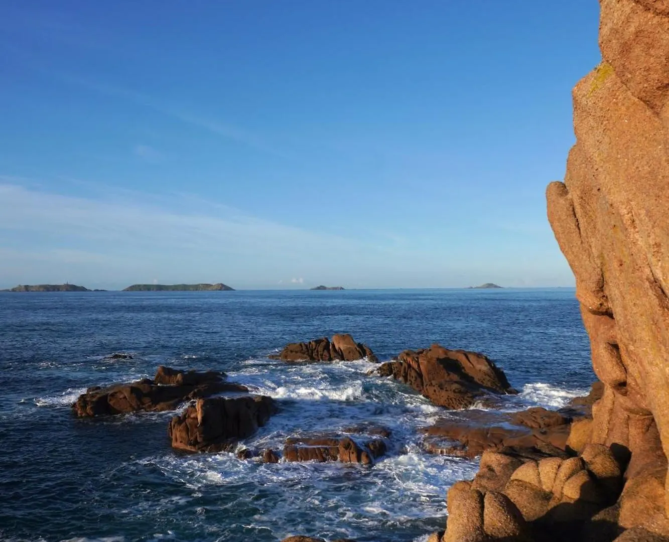 Beautiful Apartment With Sea And Garden View 펄로스가이렉