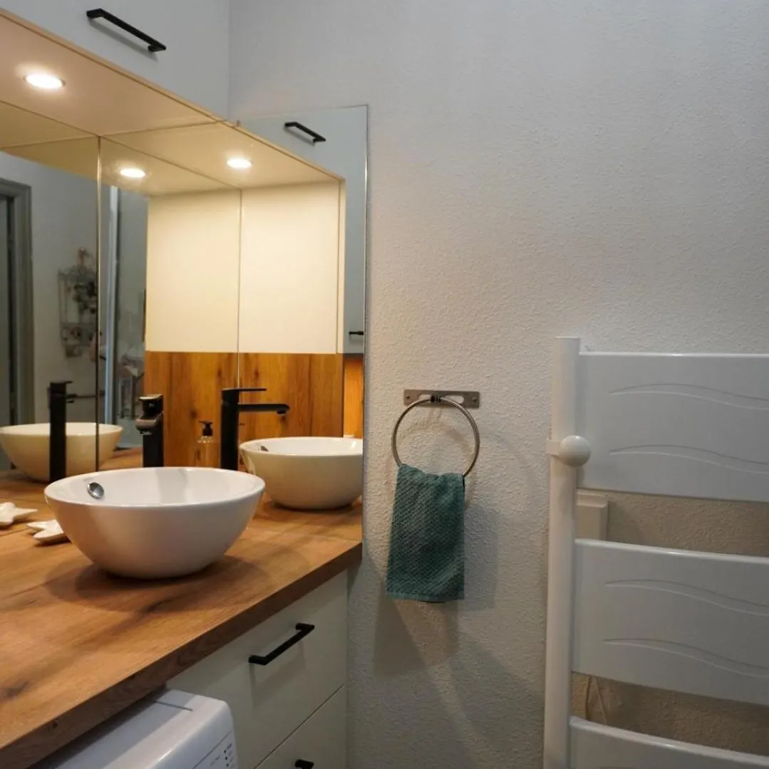 Beautiful Apartment With Sea And Garden View 펄로스가이렉